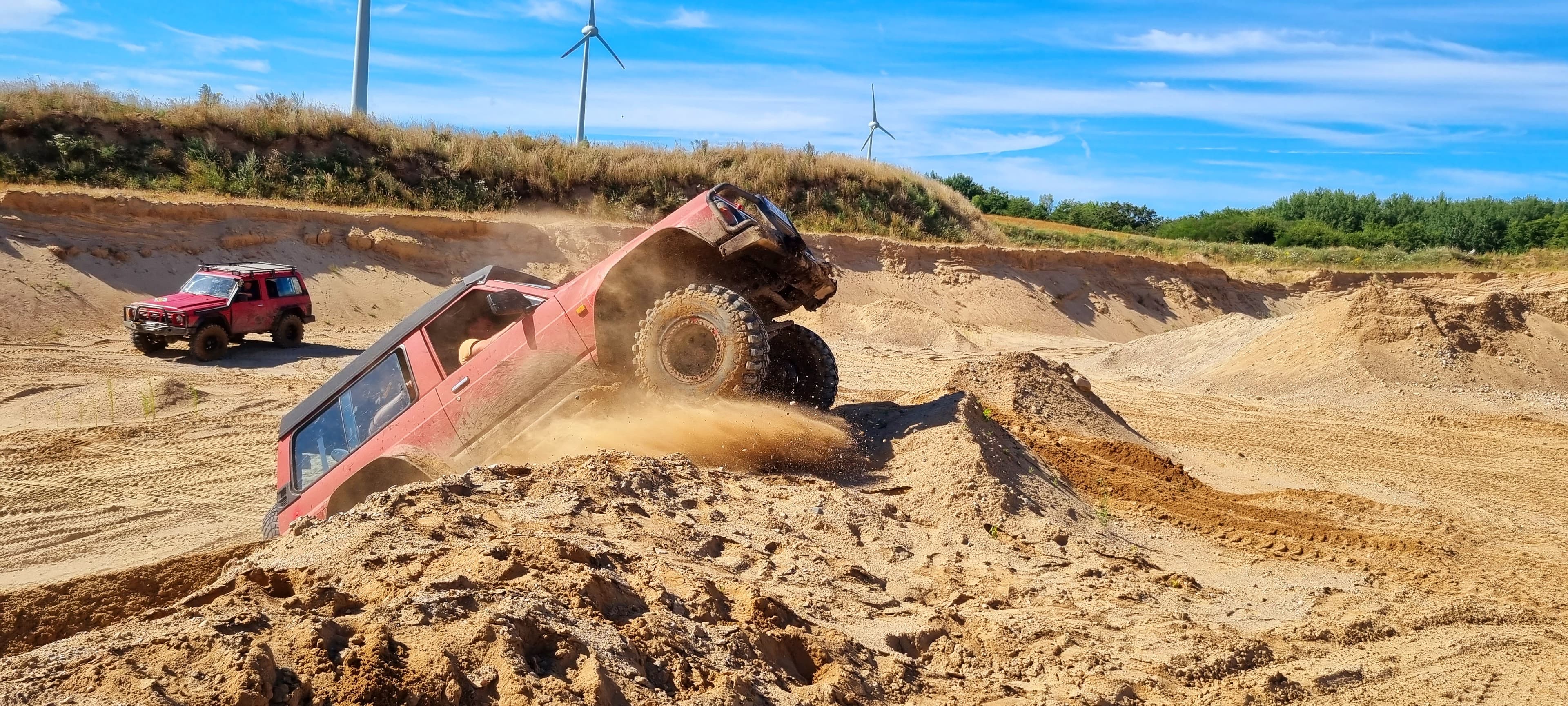 ludzie pracujący przy projekcie